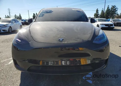 2023 Tesla Model Y z USA, uszkodzony, nr VIN 7SAYGDEFXPF877208
